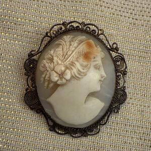 Vintage Cameo Brooch